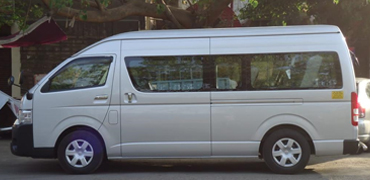 toyota hiace imported mini van hire delhi